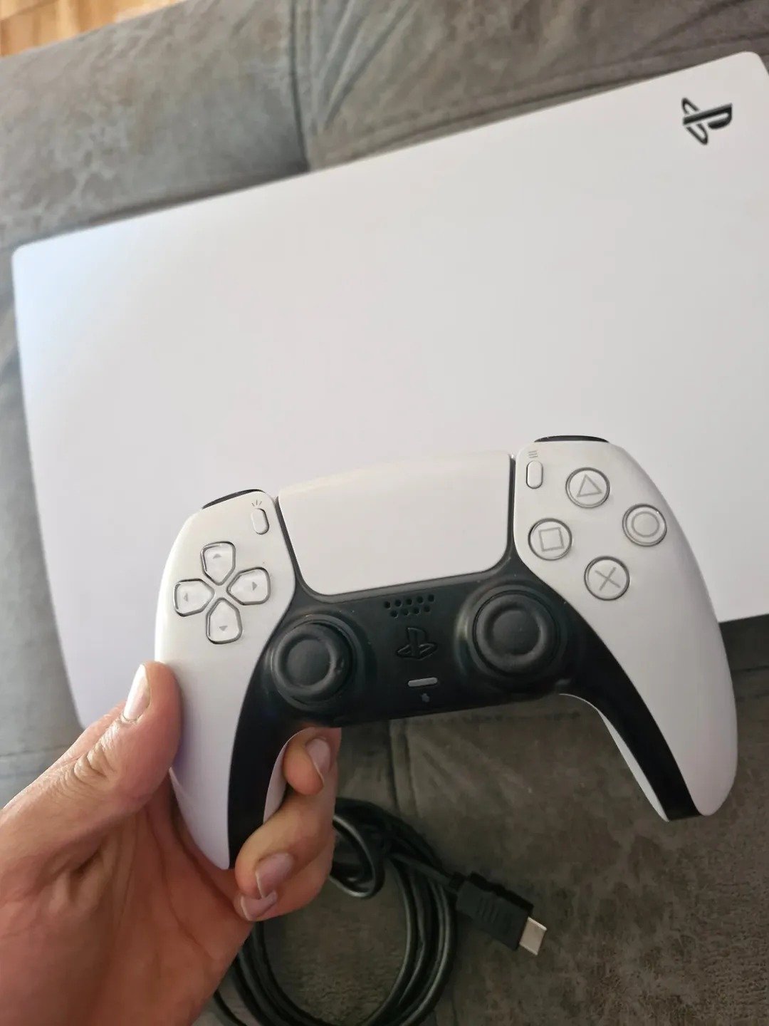 "Consola PS5 FAT versión digital usada con joystick original
